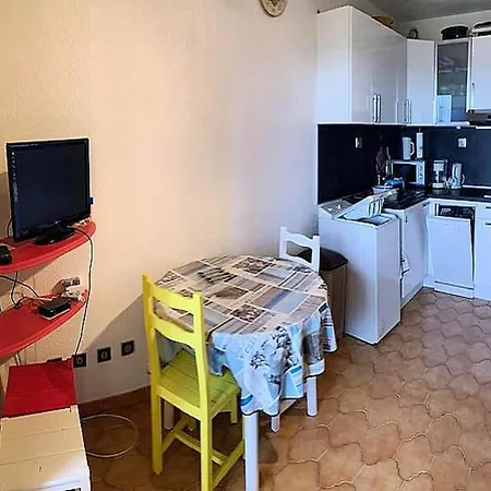 For 4 People Apartment Six-Fours-les-Plages